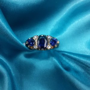 Natural Sapphire and Diamond London Bridge Ring