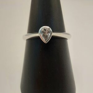 9ct White Gold and Diamond Ring