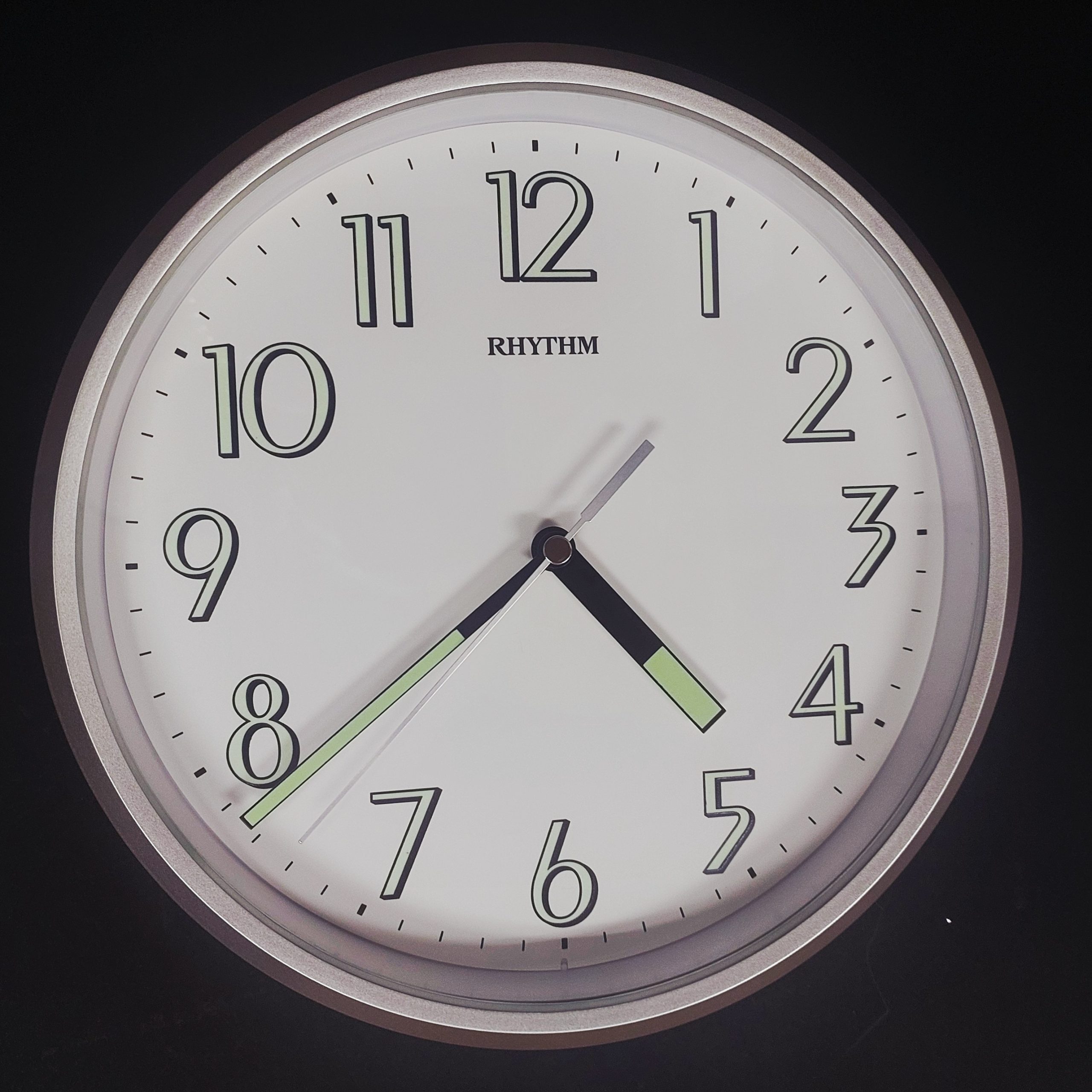 Rhythm Quartz Silver Wall Clock